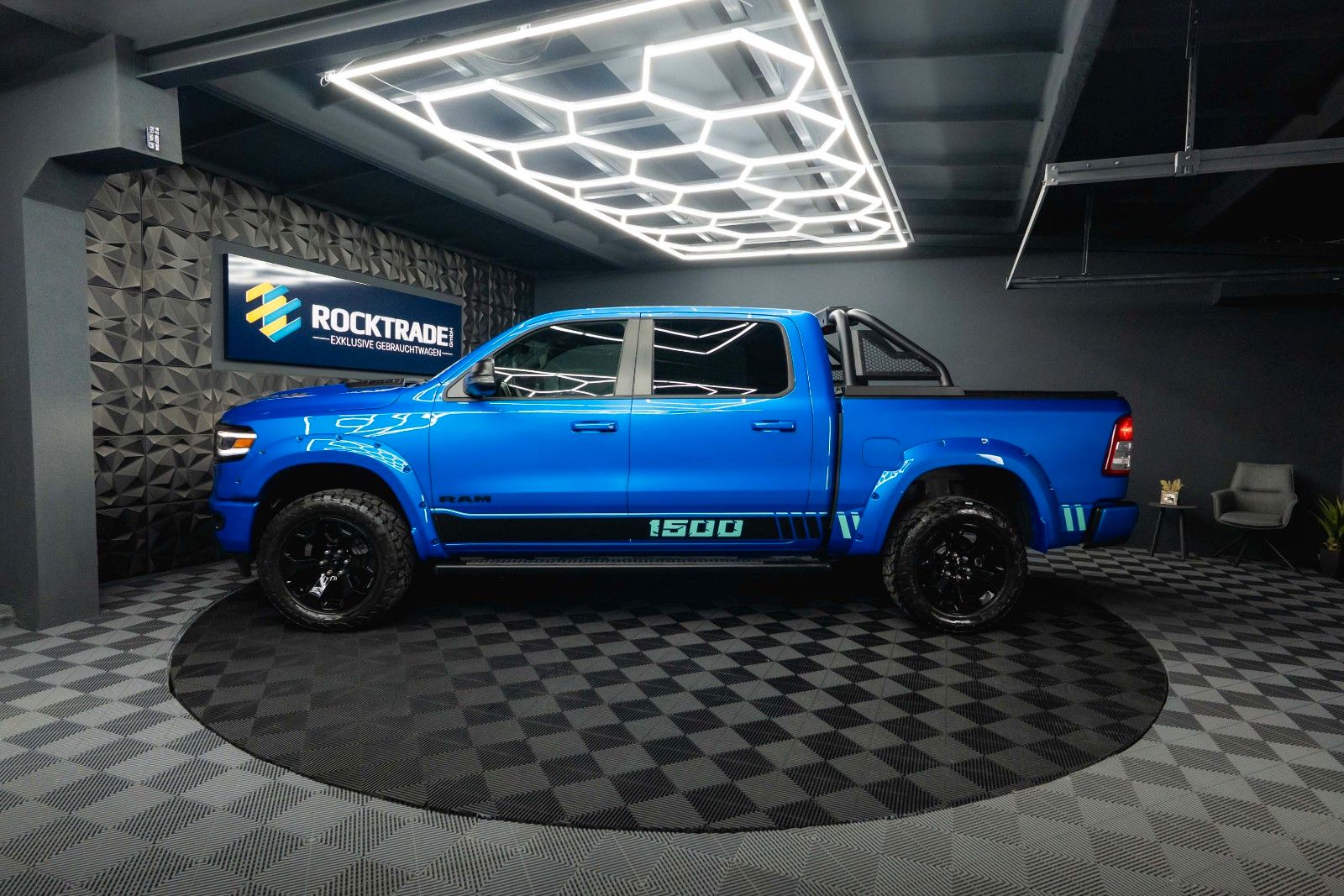 Fahrzeugabbildung Dodge RAM 5.7 V8 HEMI 4x4 LIMITED Blue Edition Offroad