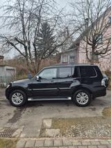 Mitsubishi Pajero 3,2 DI-D 4WD Top Automatik Top