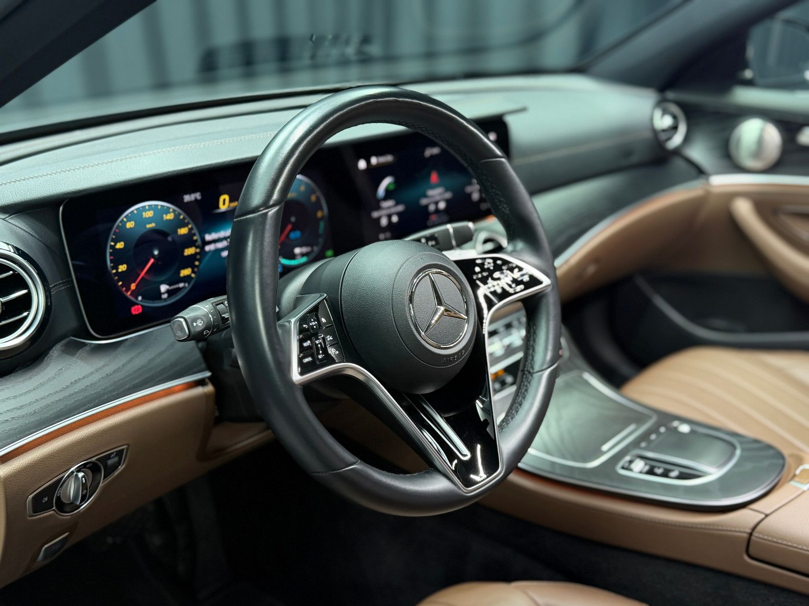 Fahrzeugabbildung Mercedes-Benz E 300 de T-Modell |BURMESTER|MULTIBEAM-LED