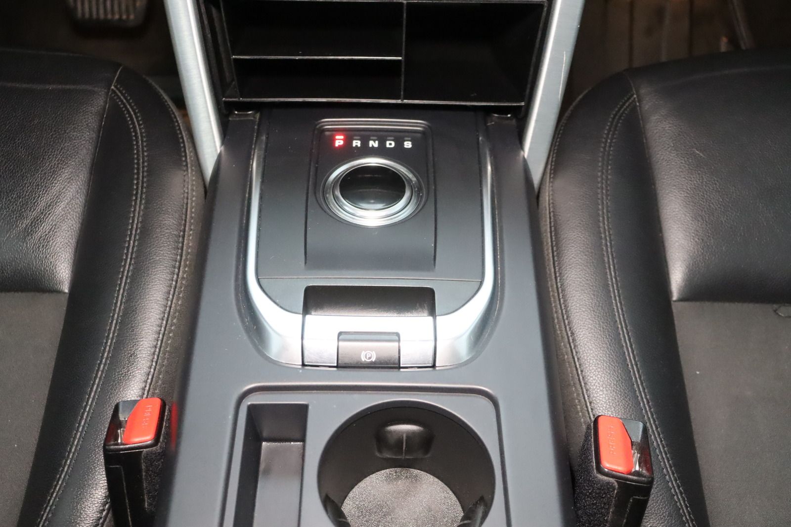 Fahrzeugabbildung Land Rover Discovery Sport 2.0 TD4 SE AWD