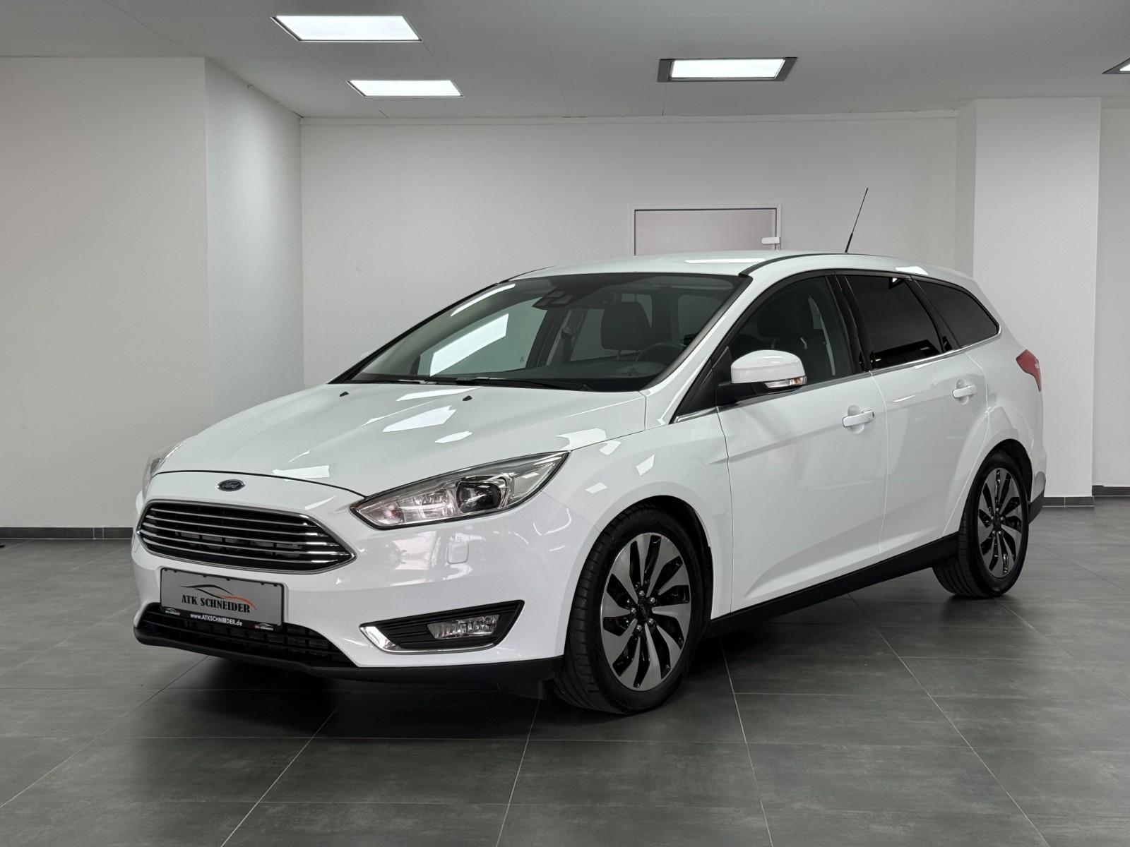 Ford Focus 2015 — rear view