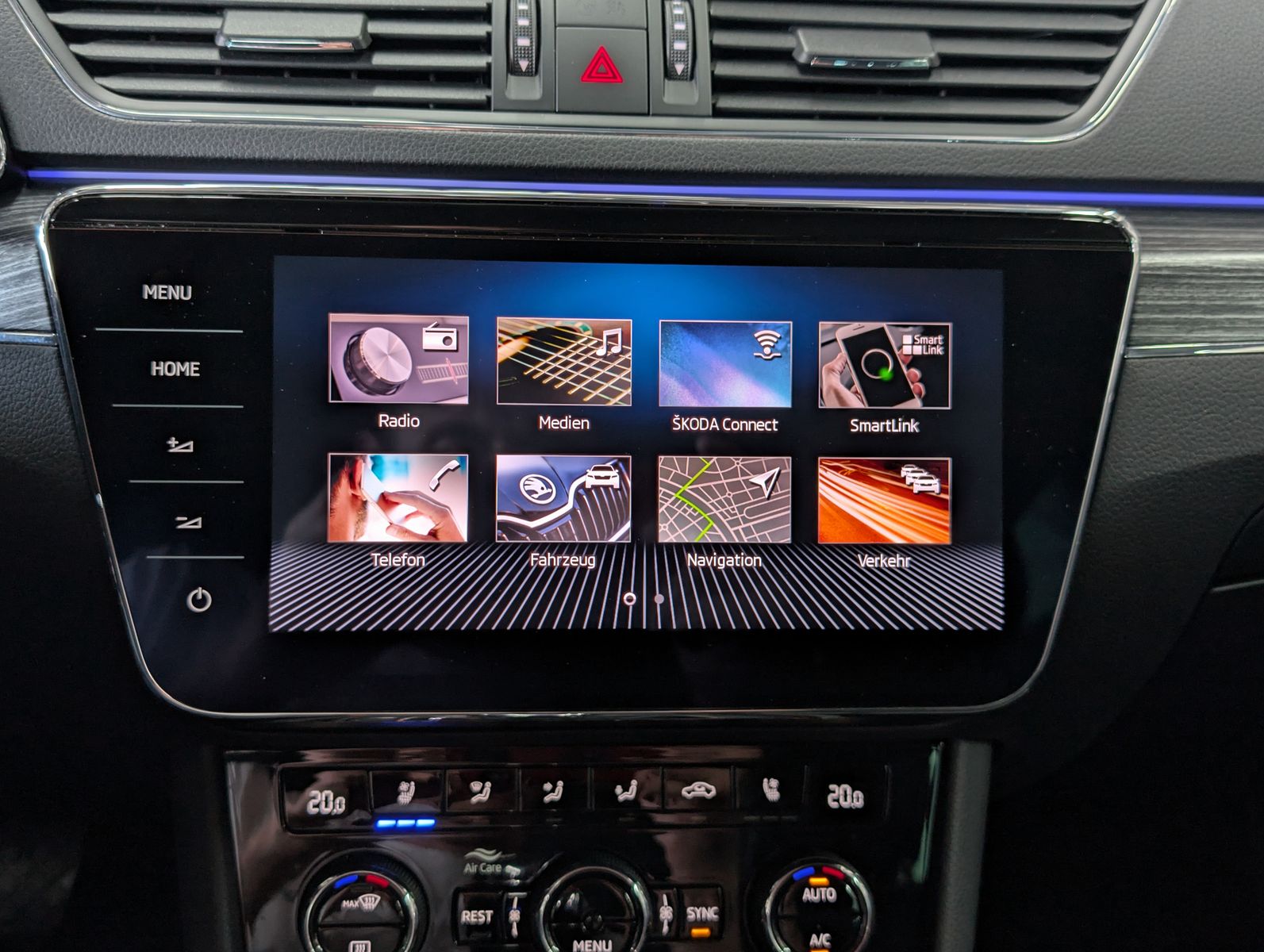 Fahrzeugabbildung SKODA Superb Premium Edition 2.0 TDI ACC VIRT MASSAGE