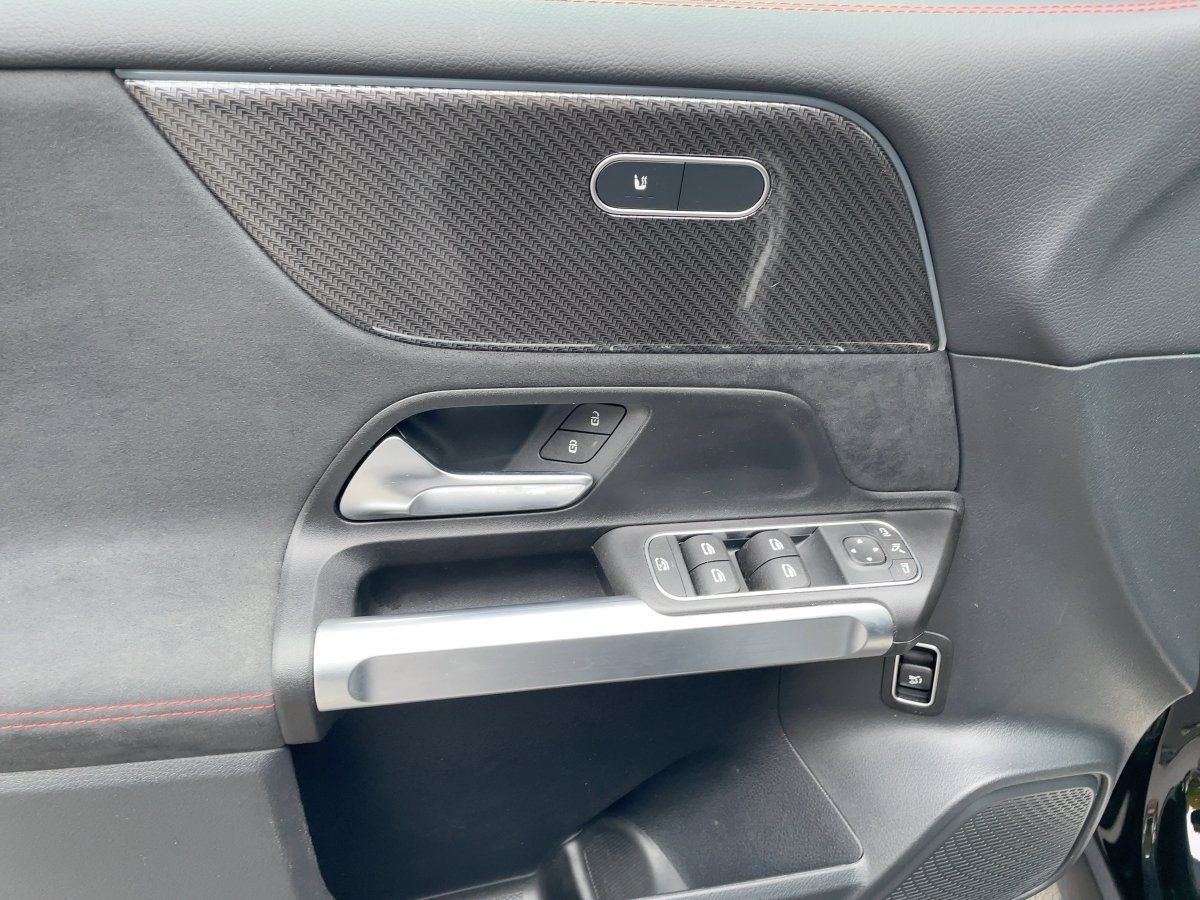 Fahrzeugabbildung Mercedes-Benz GLB 220 d 4M AMG/Night/Kamera/AHK