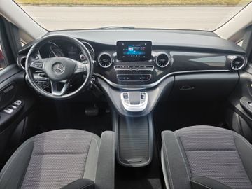 Mercedes V 220 - 11