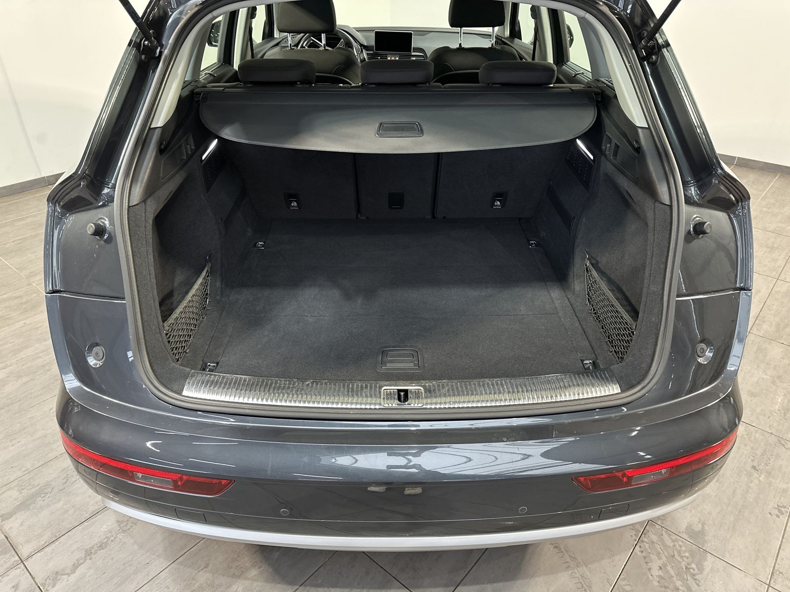 Fahrzeugabbildung Audi Q5 40 TDI Quattro Sport NAV+XEN+ACC+PANORAMA+KAM