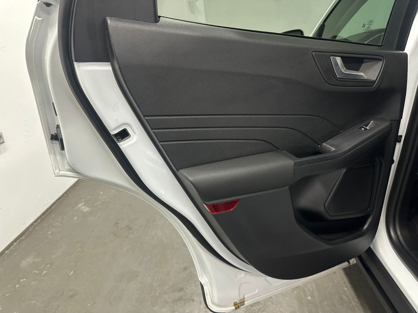Fahrzeugabbildung Ford Kuga 2,5 Hybrid Titanium *NAVI*KLIMA*SH*360
