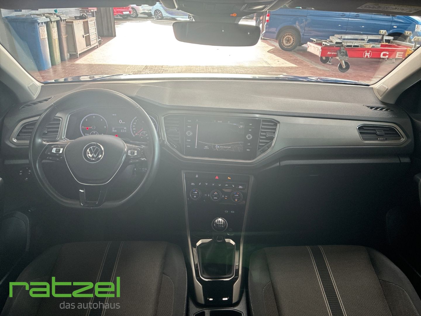 Fahrzeugabbildung Volkswagen T-Roc Style 2.0 TDI Navi Kamera ACC LED El. Heck