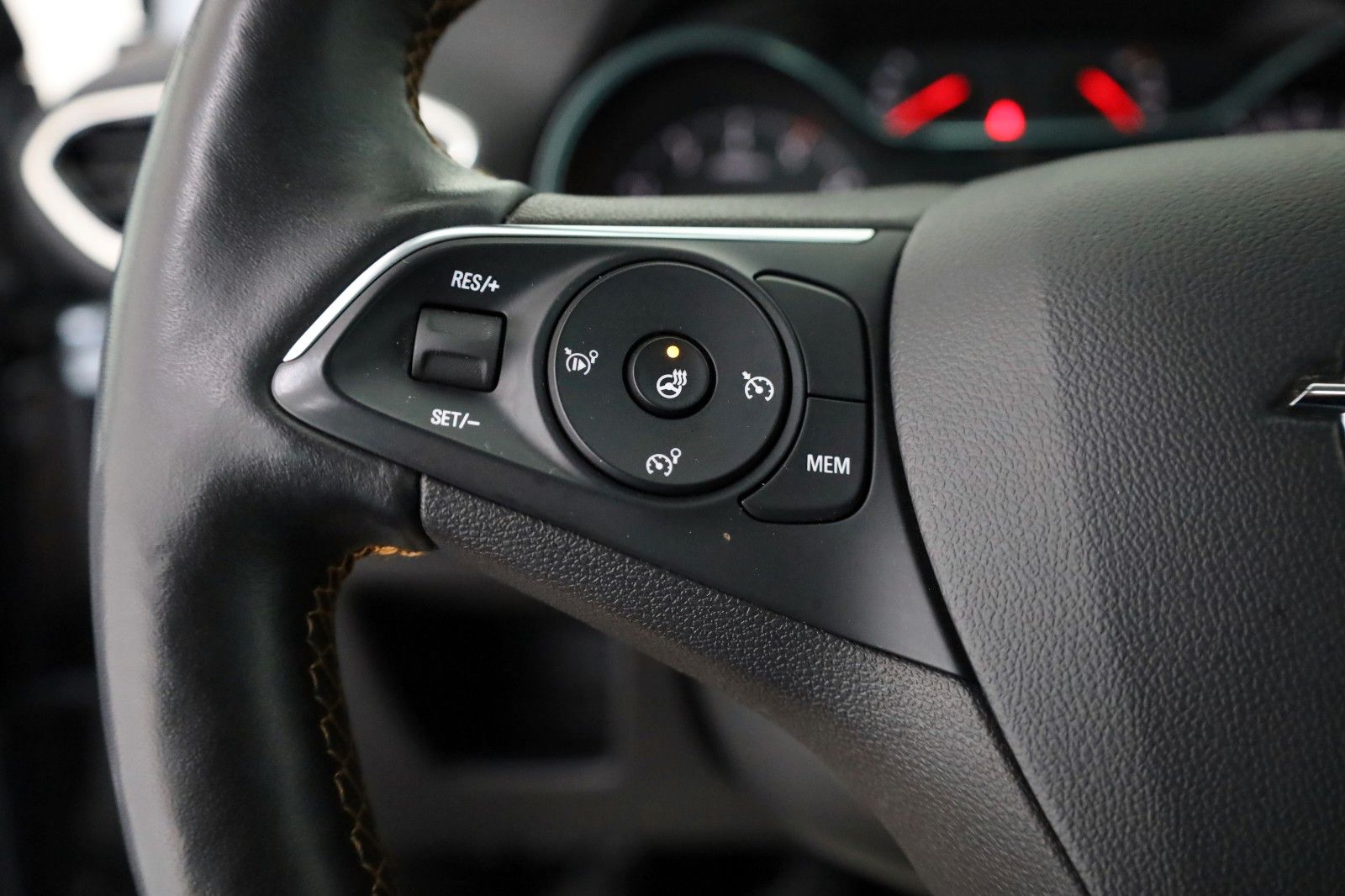 Fahrzeugabbildung Opel Crossland (X) Innovation Navi,LED,PDC,Allwetter