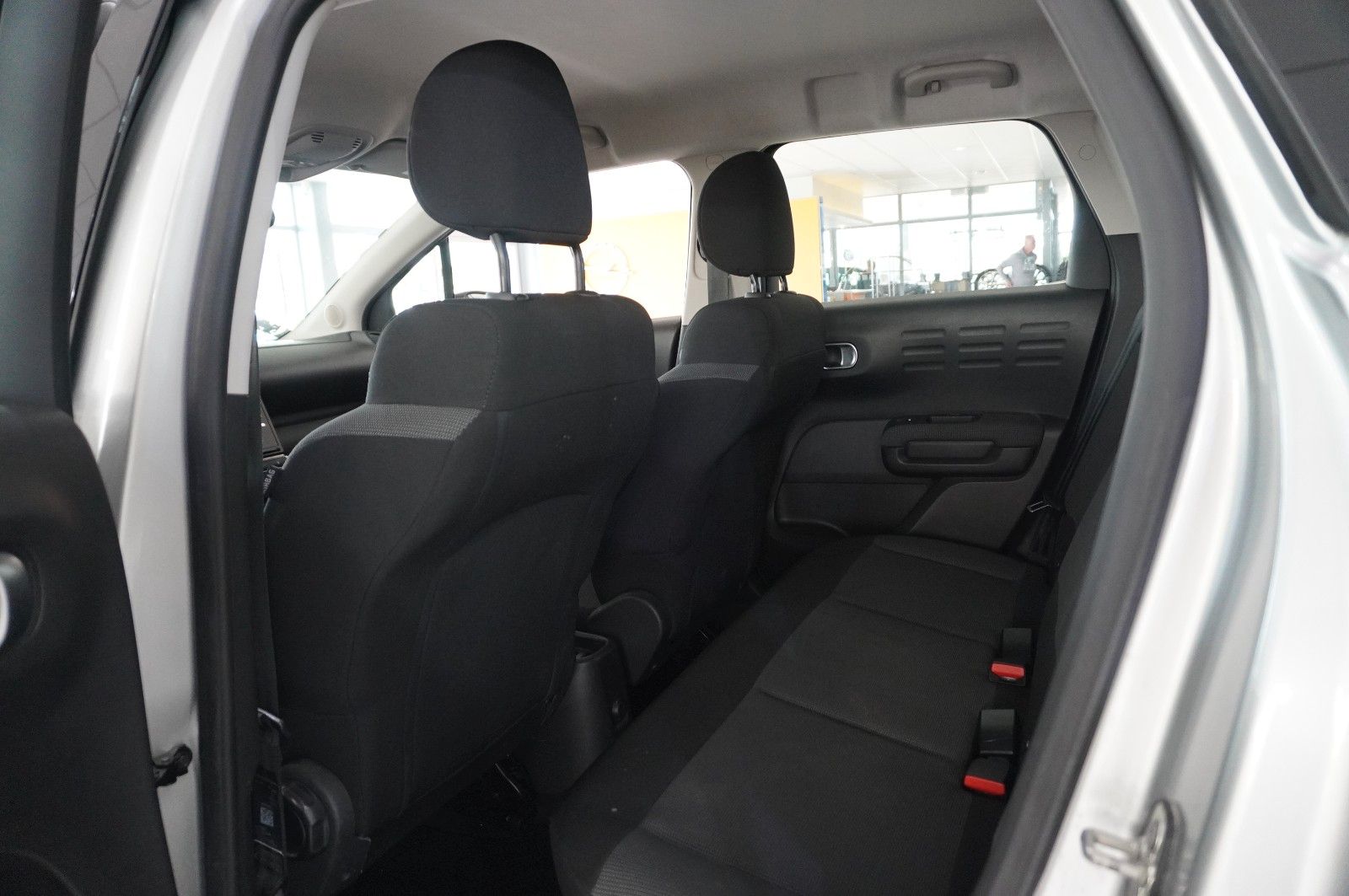 Fahrzeugabbildung Citroën C3 Aircross 1.2 FEEL NAVI/LED/SHZ/PDC/TEMP./AHK