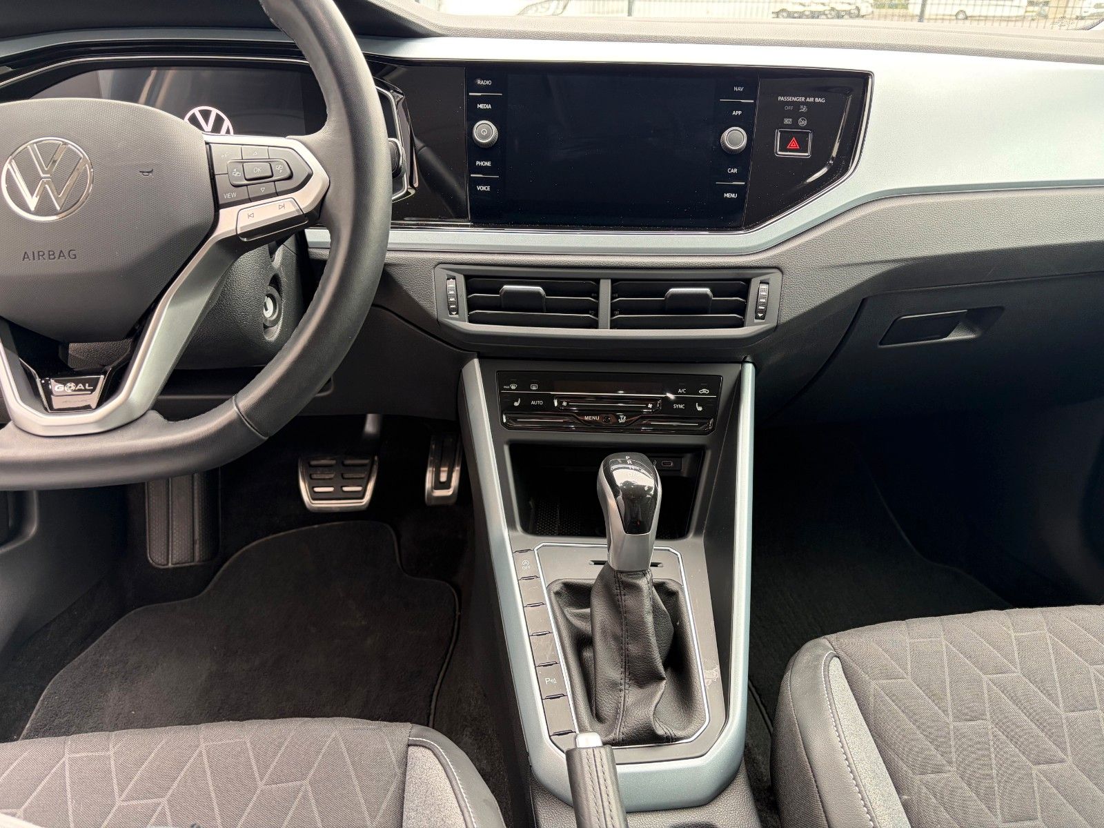 Fahrzeugabbildung Volkswagen Polo VI 1.0 TSI Goal Autom.  Navi Shz