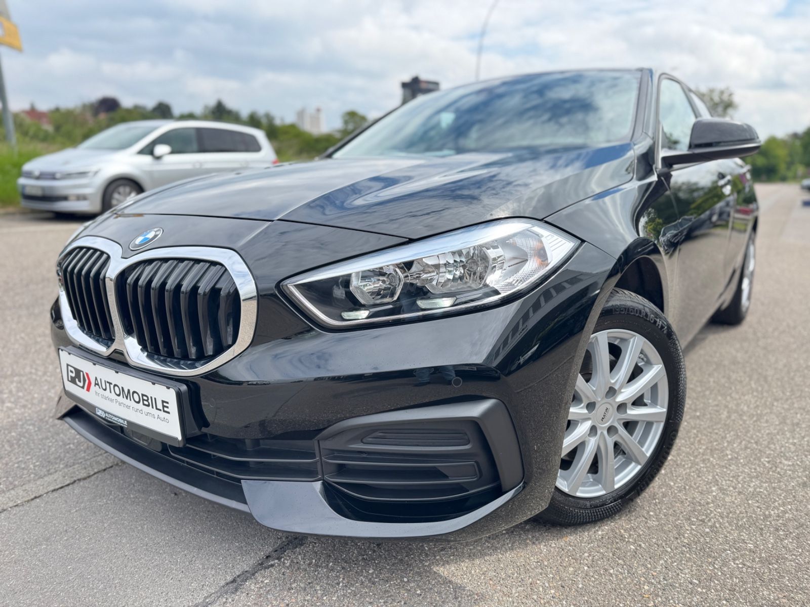 BMW 116 d Lim. Navi LED Live Cockpit SHZ PDC ACC AHK