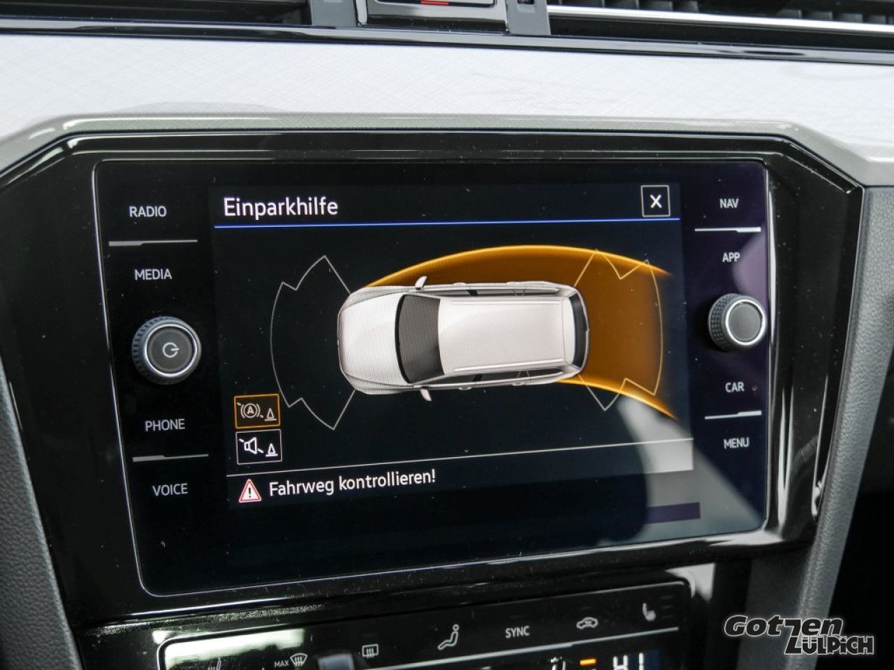 Fahrzeugabbildung Volkswagen Passat Variant Business 1,5TSI DSG Navi Klima
