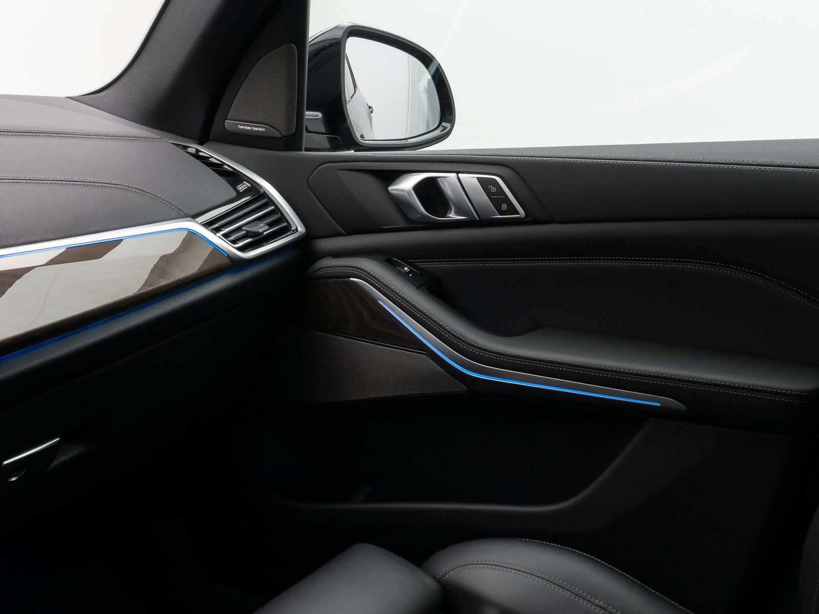 Fahrzeugabbildung BMW X5 xD45e M Sport 360°Laser HUD DAB H/K Komfort