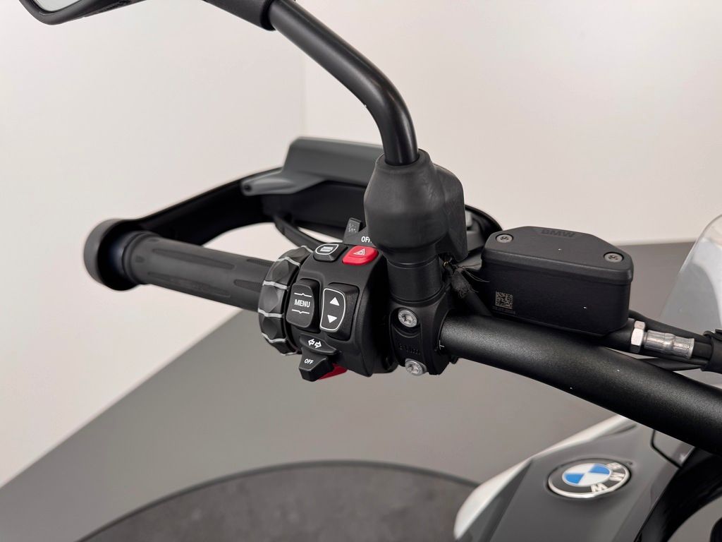 Fahrzeugabbildung BMW R1300 GS *ADAPT. FAHRWERK *3 PAKETE