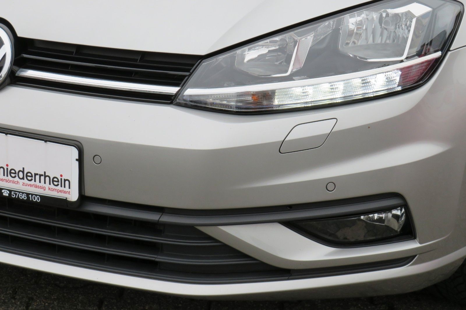 Fahrzeugabbildung Volkswagen Golf VII LIM. SITZH. TELVOR 8-FACH 4T. PDC 1.HD