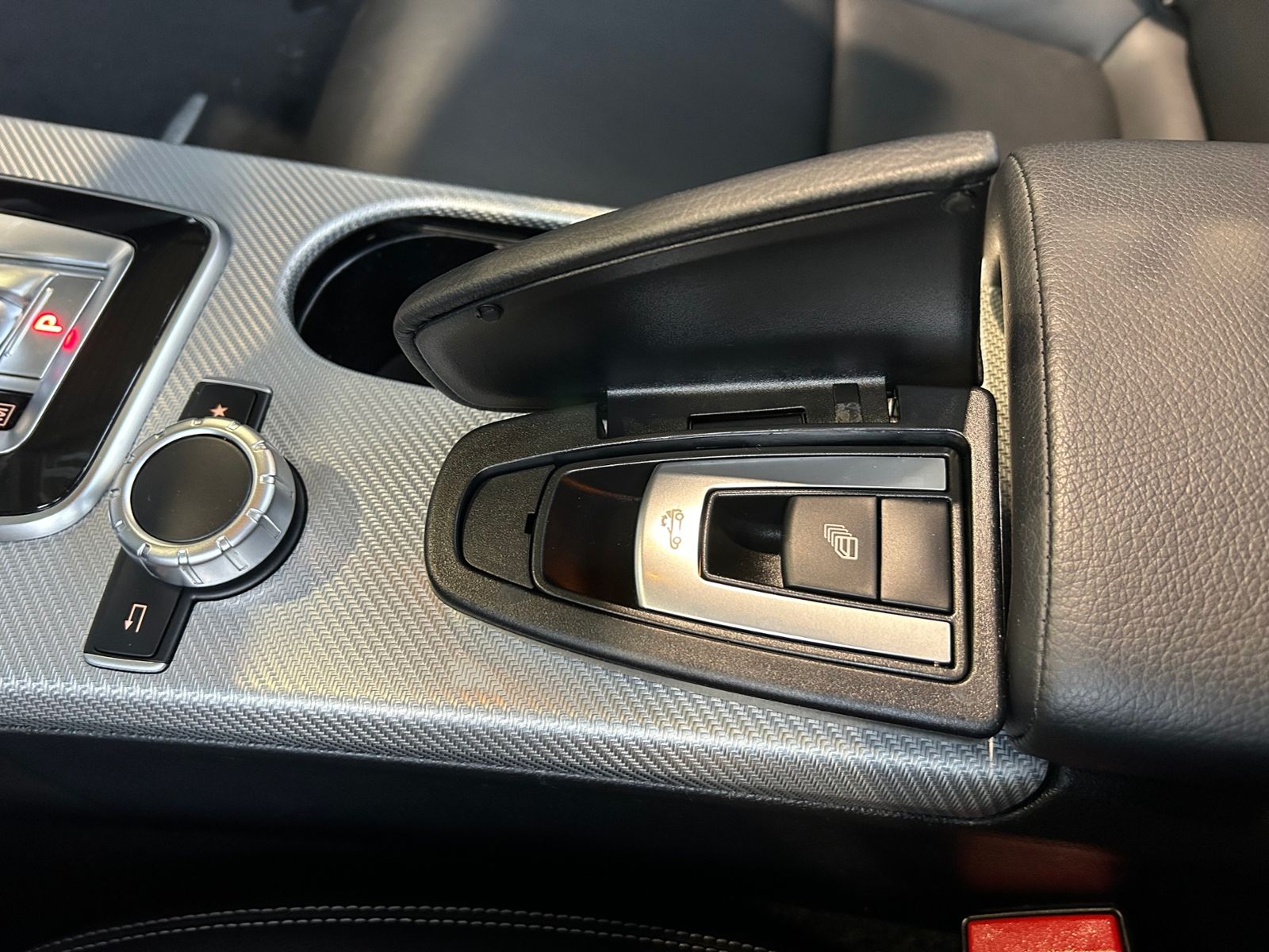 Fahrzeugabbildung Mercedes-Benz SLC 200 9G-Tronic AIRSCARF SHZ PANO NAVI