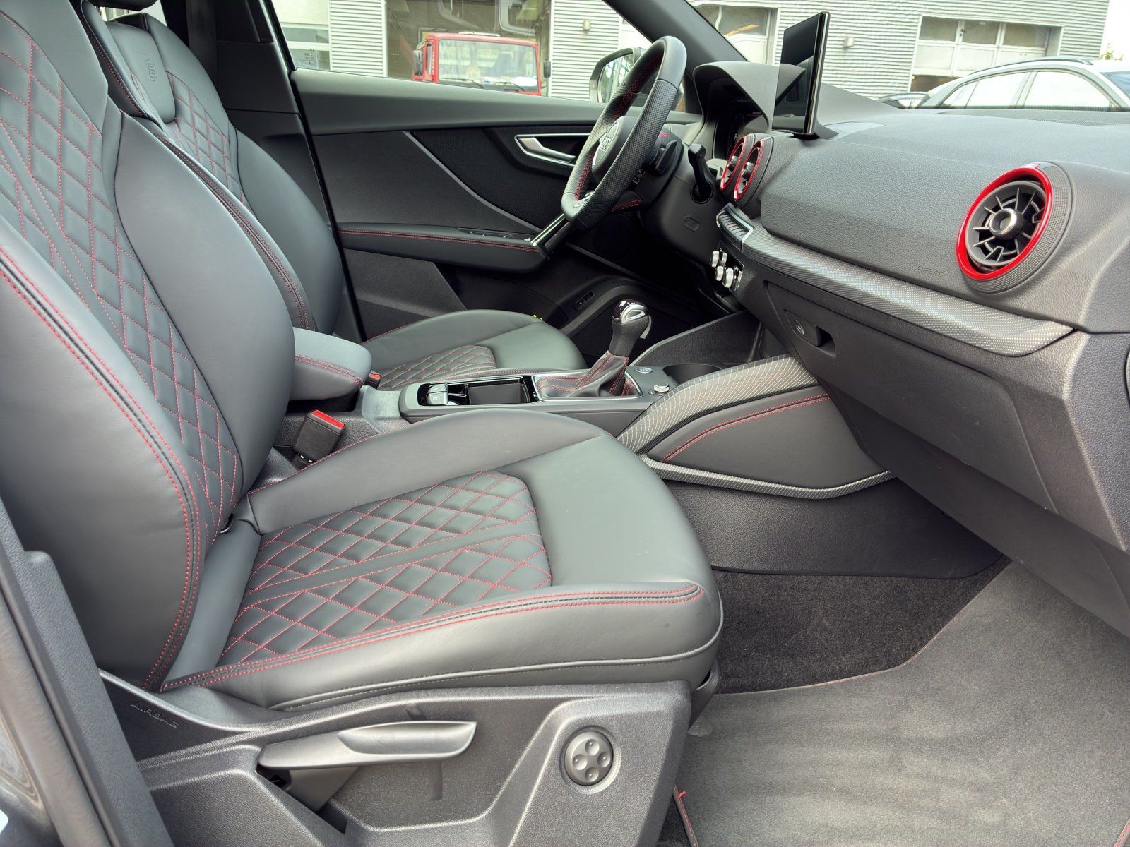 Fahrzeugabbildung Audi Q2 35 1.5 TFSI S-Line AHK,Kamera,LED,Leder,Navi