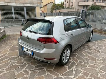 Volkswagen Golf - 9