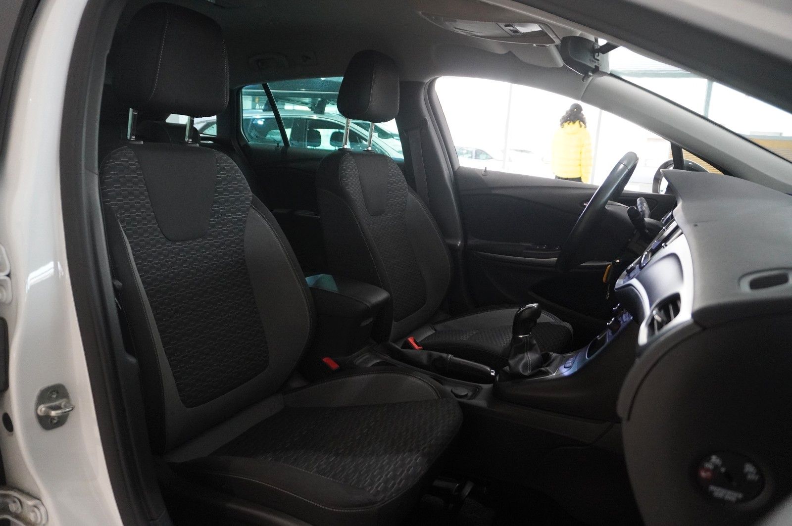 Fahrzeugabbildung Opel Astra K ST 1.2T EDITION NAVI/LED/KAMERA/SHZ/AHK