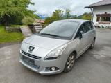 Peugeot 5008 2.0 Premium HDi FAP 150 Premium - Peugeot 5008 Premium mit Diesel-Antrieb