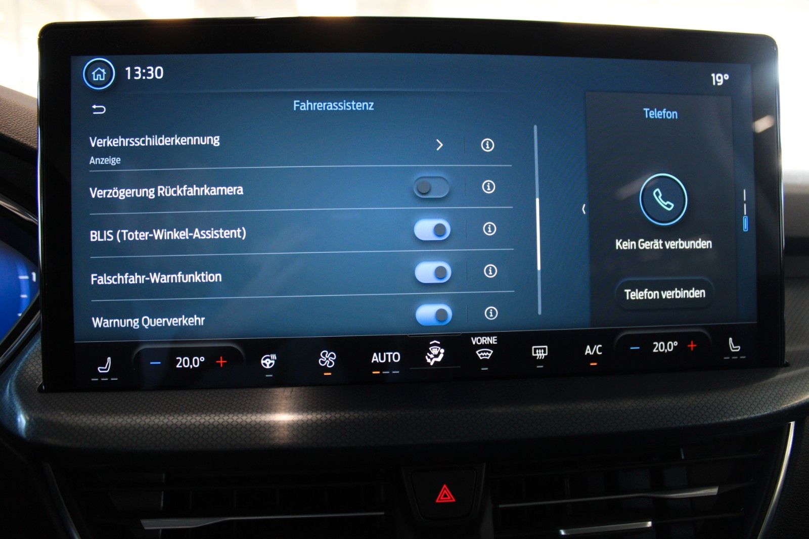 Fahrzeugabbildung Ford Focus Active X Turnier Automatik LED NAVI CAM
