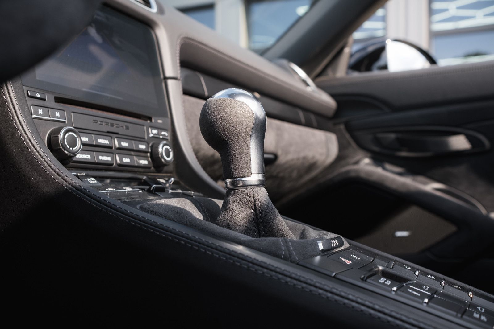 Fahrzeugabbildung Porsche Boxster 718 Spyder-BOSE -Sound-Approved-1. Hand