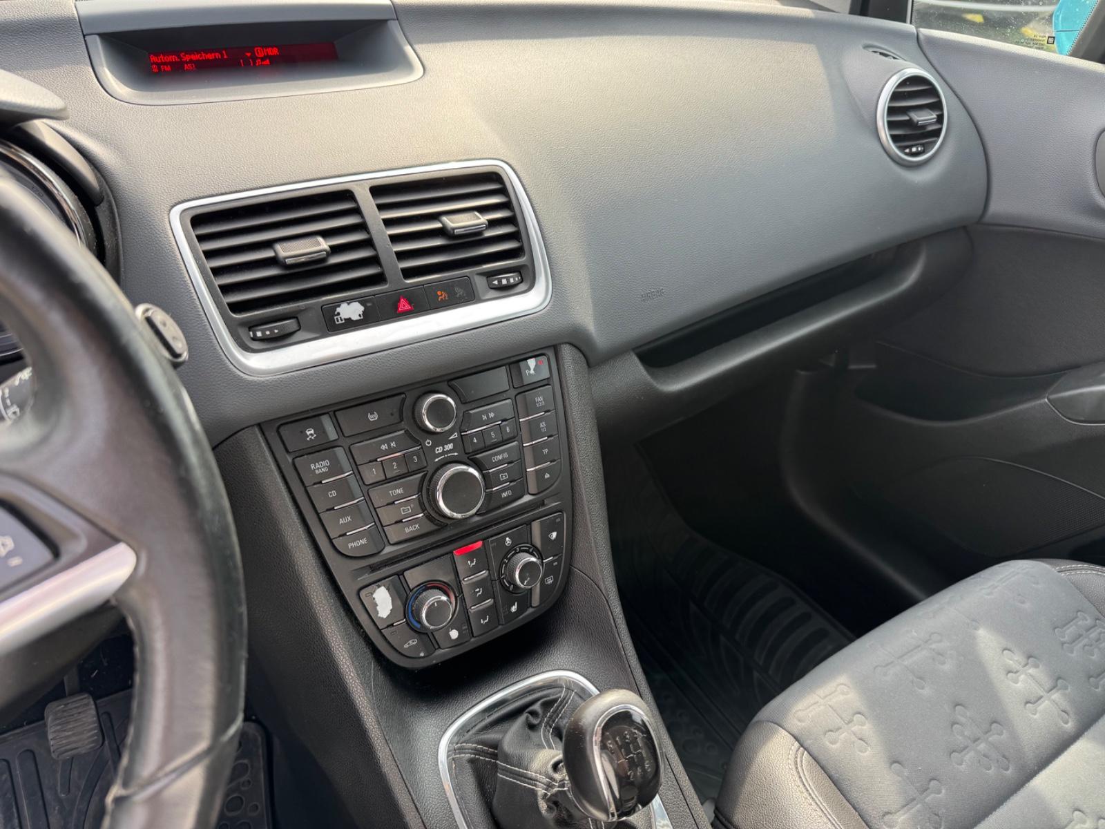 Opel Meriva 2011 — photo 12