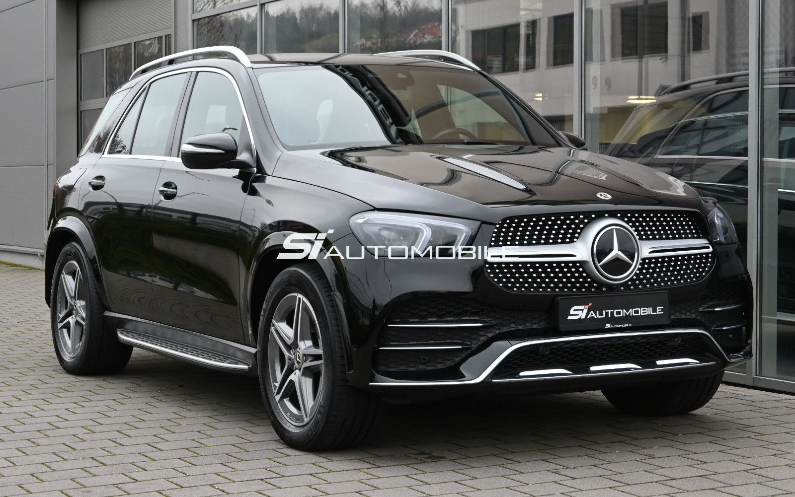 Fahrzeugabbildung Mercedes-Benz GLE 350 de 4MAT. AMG LINE °ACC°AHK°AIRMATIC°HUD°