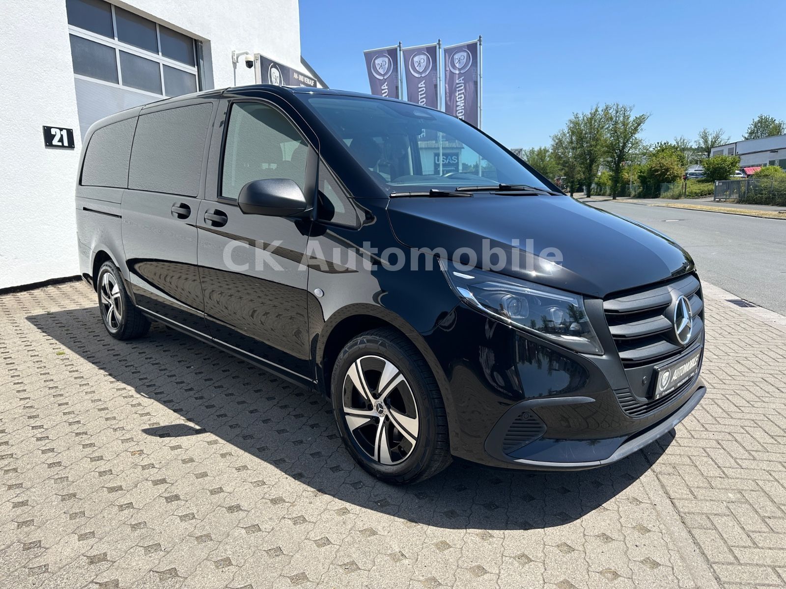 Fahrzeugabbildung Mercedes-Benz Vito Tourer 119 PRO lang/9 Sitze/Navi/LED/Kamera