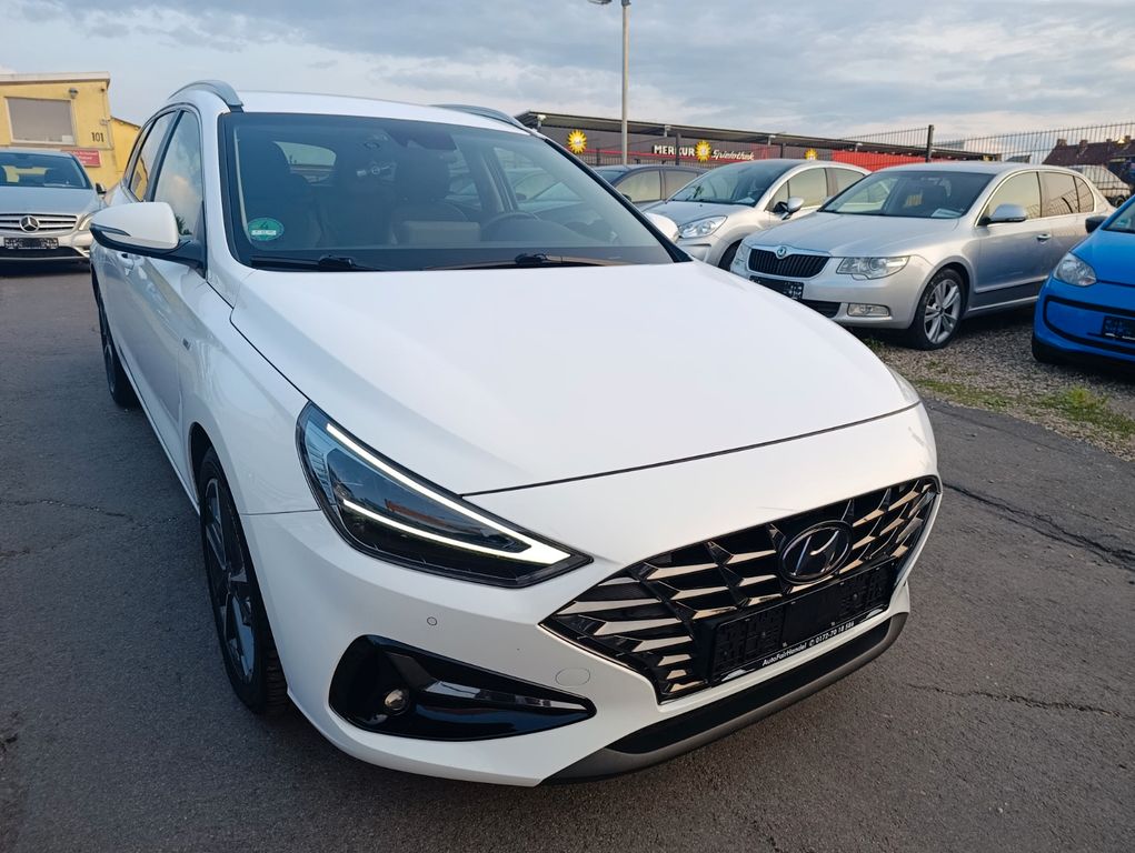 Hyundai i30 cw Prime Mild-Hybrid*KAMERA*NAVI*LED*DAB*ALU