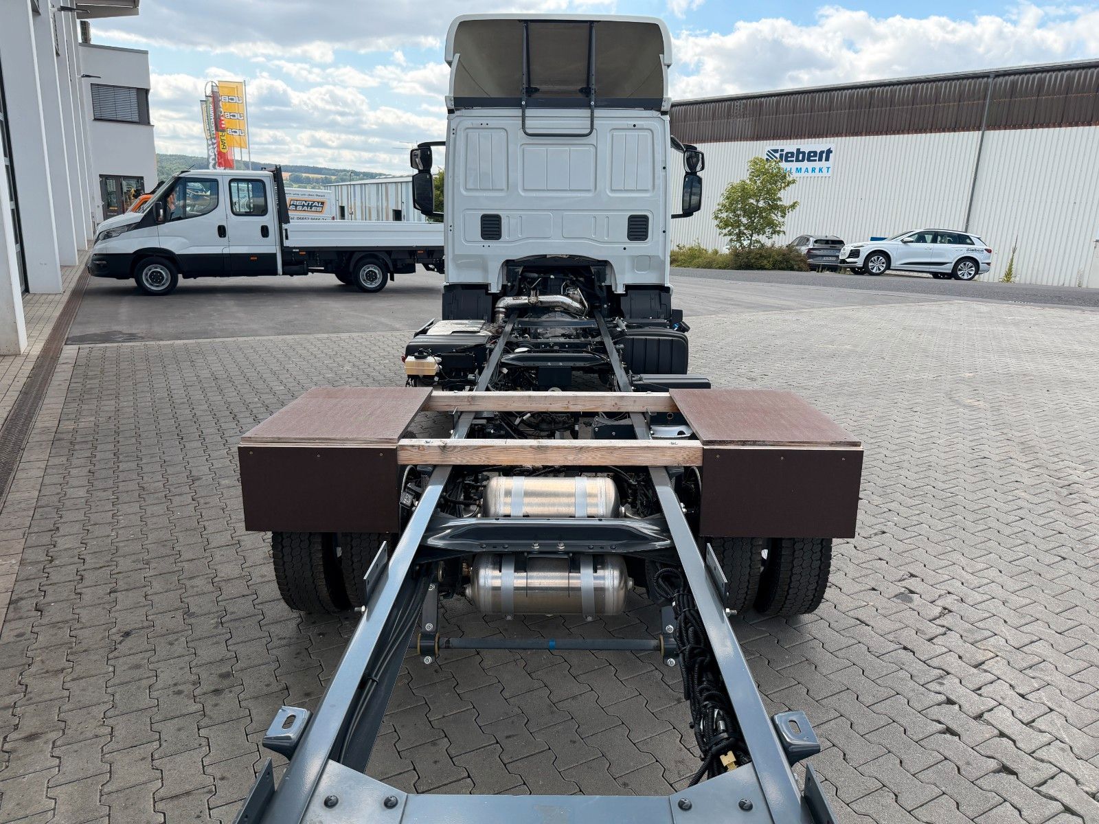 Fahrzeugabbildung Iveco Eurocargo ML80E21/P AHK Klima 3 Sitze Spoiler