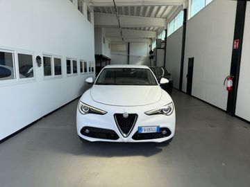Alfa-Romeo Stelvio - 8