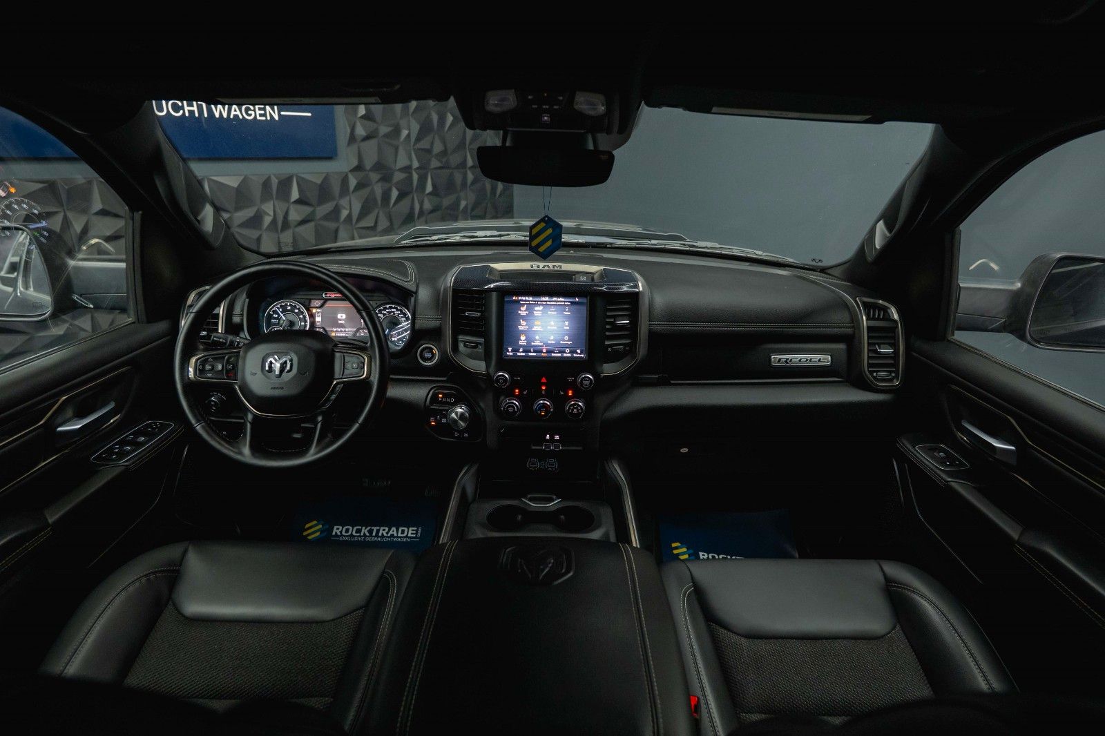 Fahrzeugabbildung Dodge RAM 5.7 V8 HEMI 4x4 REBEL OFFROAD Night AxleLock