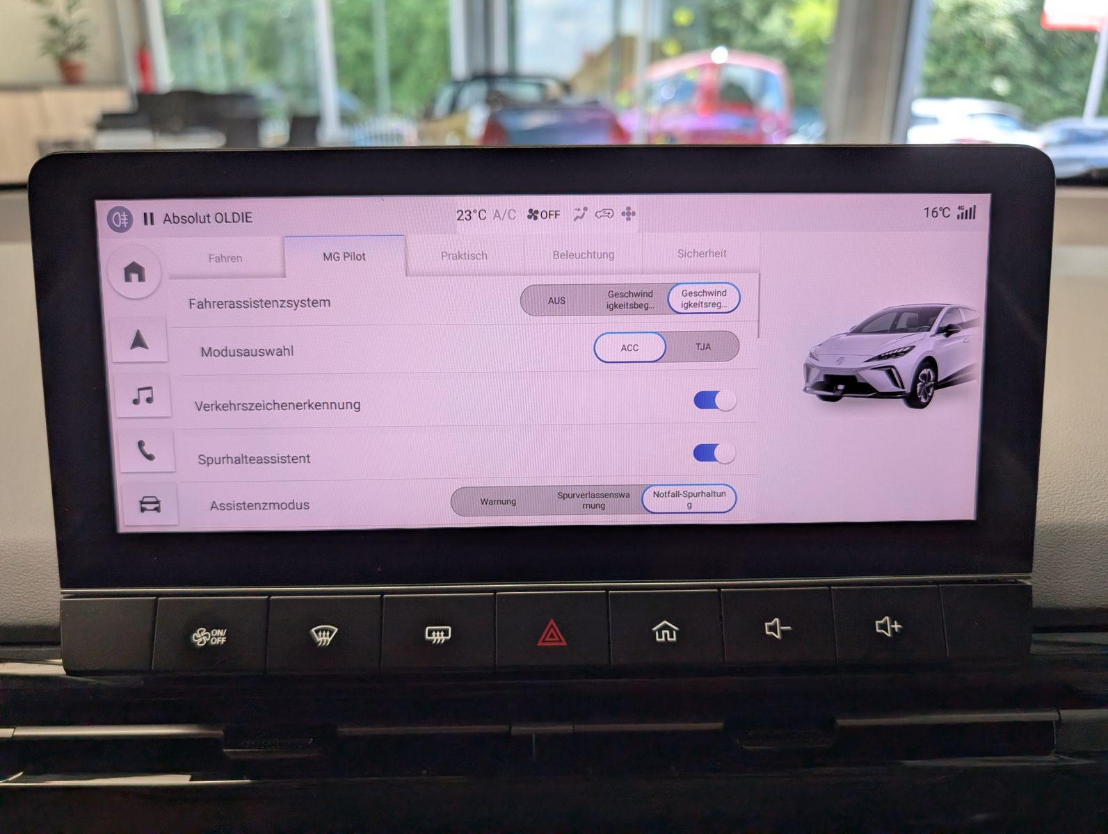 Fahrzeugabbildung MG 4 Luxury LED ACC 360° Navi Klima SHz iSmart-Lite