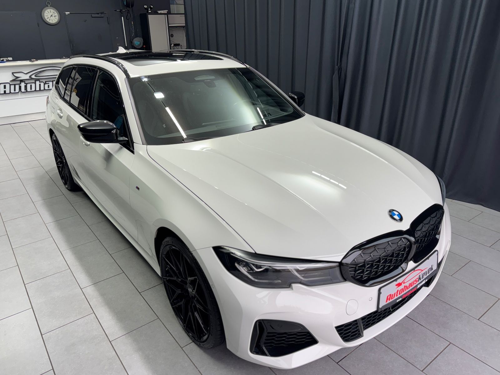Fahrzeugabbildung BMW M340i xDrive Touring|LASER|NAVI|PANORAMA|ACC|AHK