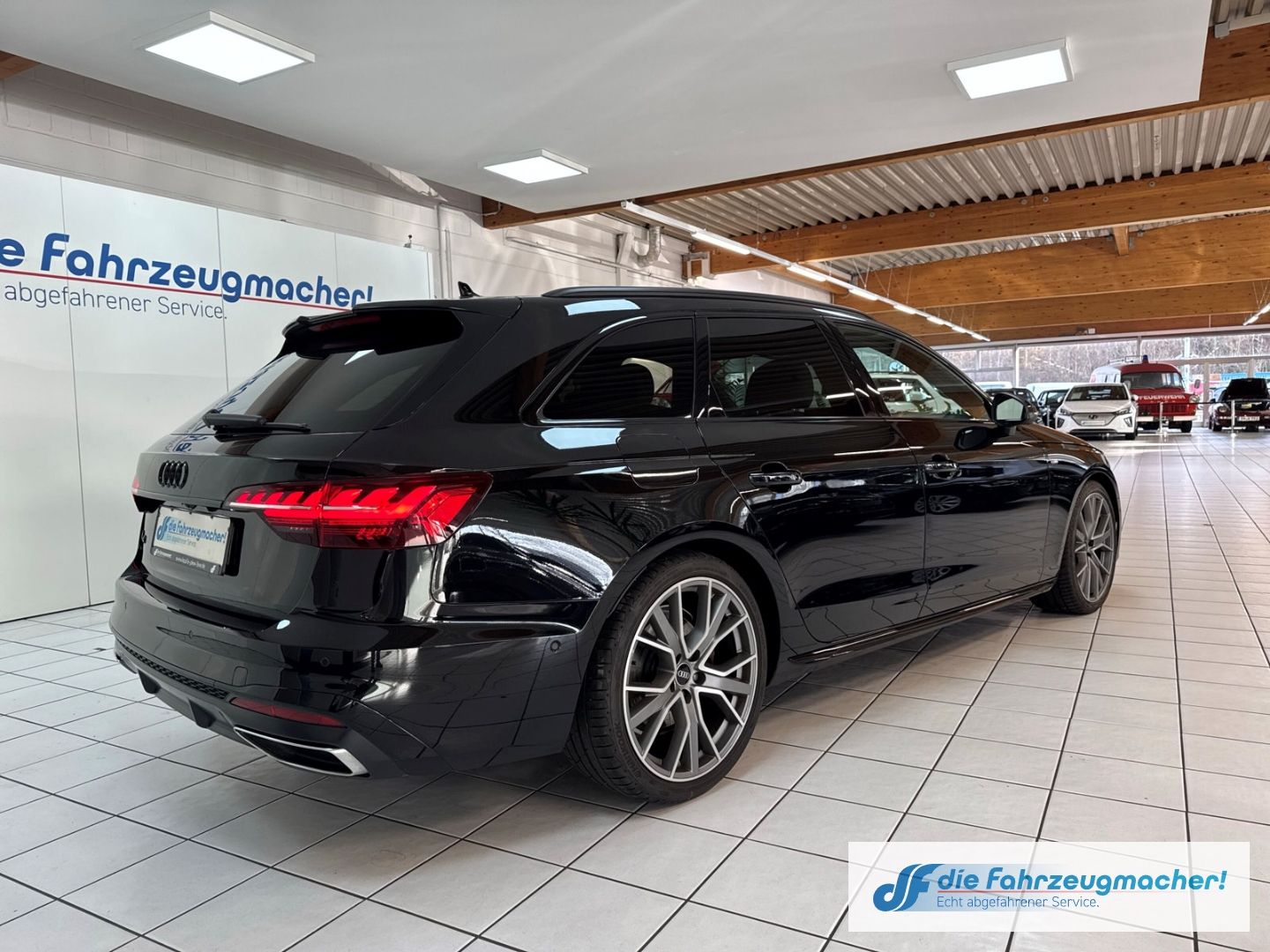 Fahrzeugabbildung Audi A4 Avant 35 TDI S line Navi Leder *EXPORT