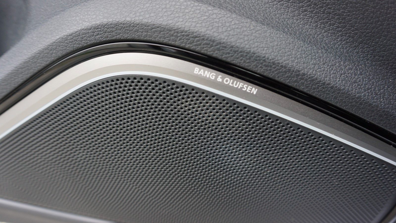 Fahrzeugabbildung Audi S3 Sportback 2.0 TFSI quattro, Leder, Navi, B&O