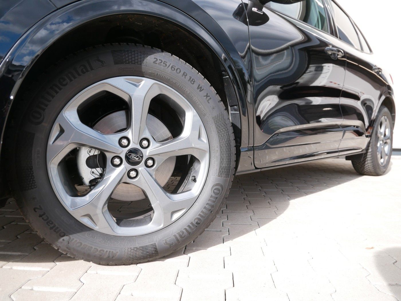 Fahrzeugabbildung Ford Kuga 1.5 ST-Line Autom. AHK Kamera Winter-Paket