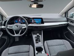 Fahrzeugabbildung Volkswagen Golf VIII Lim. Life LED Navi Sitzh Massage ACC