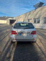 Mercedes-Benz Mercedes B200D - Mercedes-Benz B 200 in Braunschweig
