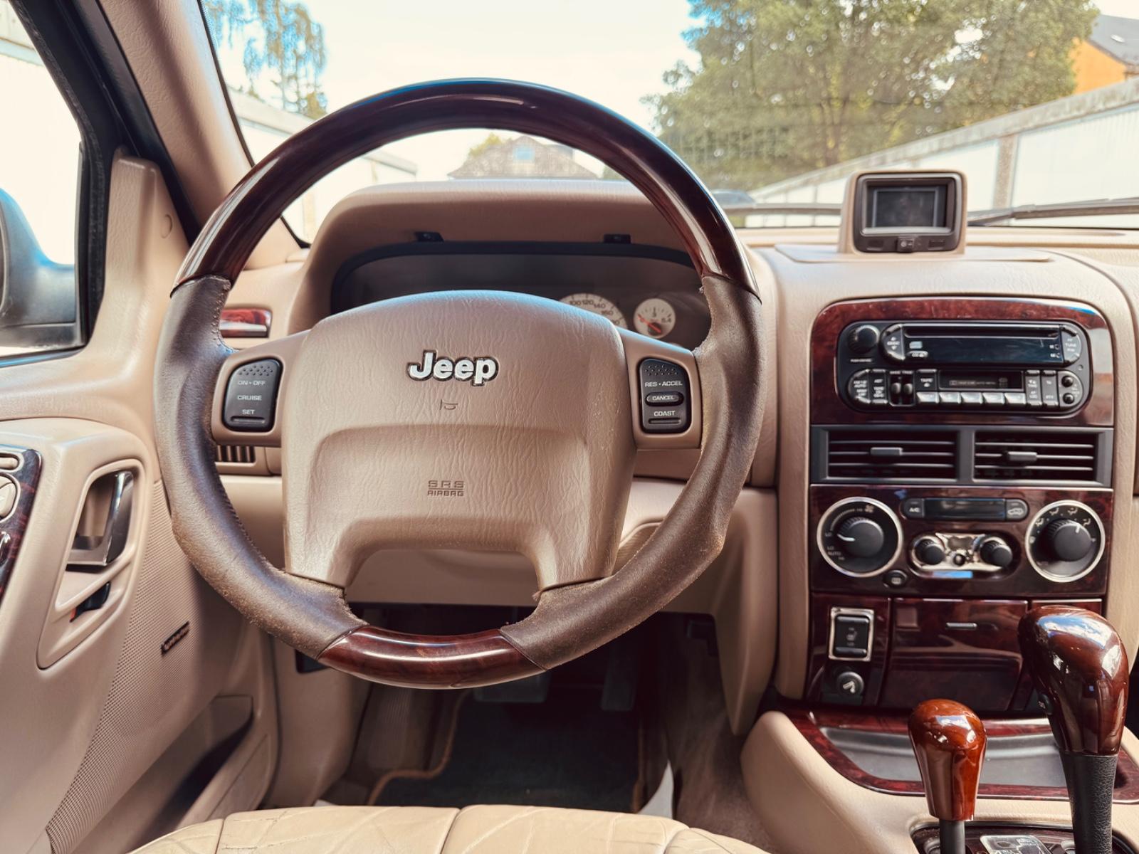 Jeep Grand Cherokee Limited 4.7 V8 223ch BVA - Attelage - Régulateur - Sièges éléctriques chauffants - Climatisation