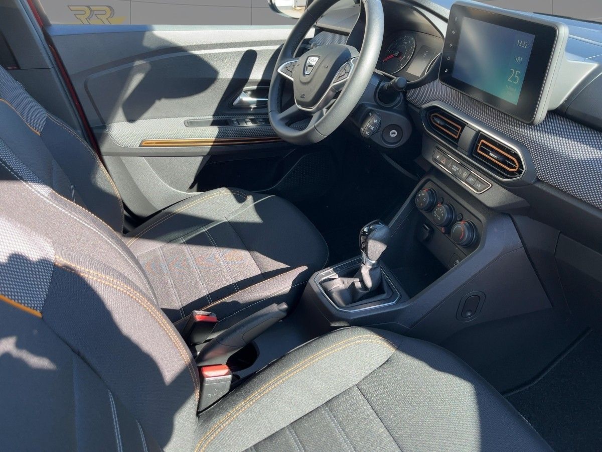 Fahrzeugabbildung Dacia Sandero Stepway Comfort TCe 90 Automatik