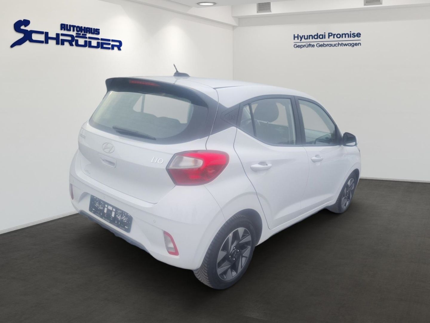Fahrzeugabbildung Hyundai i10 FL 1.0 Benzin MT Allwetterreifen PDC Klima
