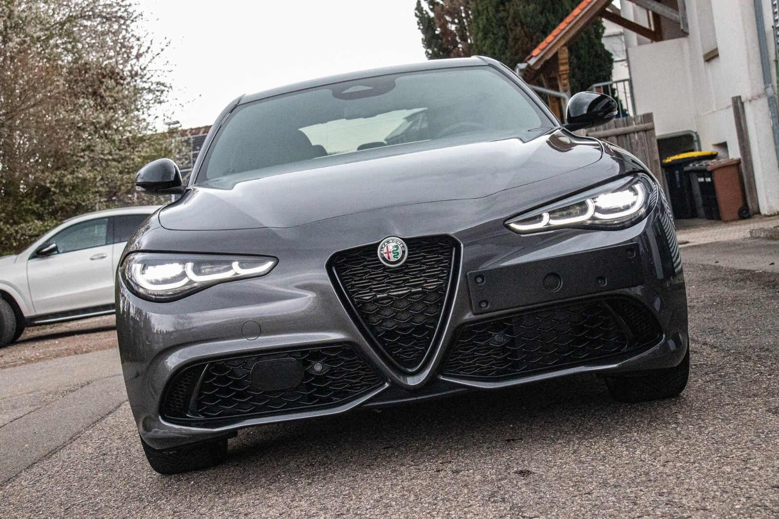 Fahrzeugabbildung Alfa Romeo Giulia MY23 Veloce 2.0T vom AR Vertragshändler