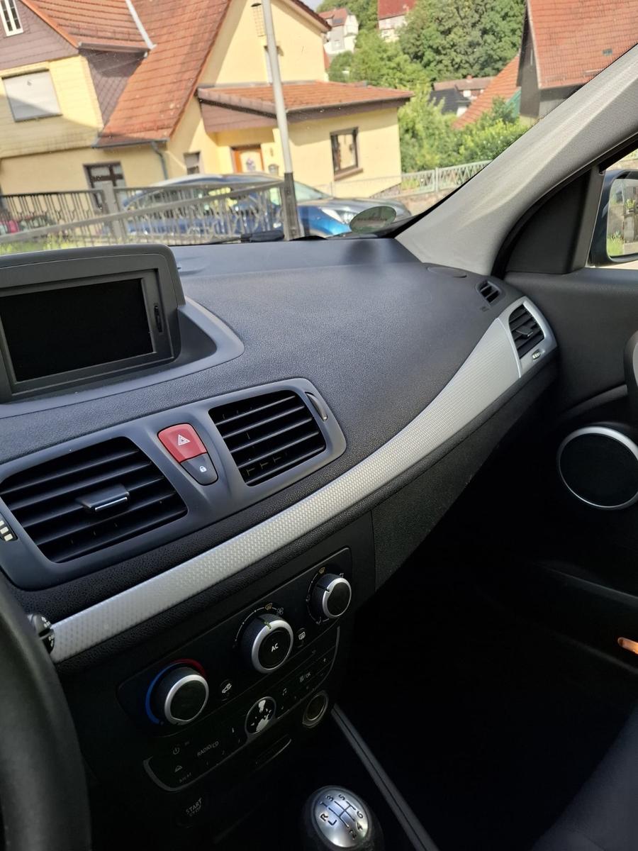 Renault Megane 2010 — engine 1.461 cm³, 106 HP (78kW)