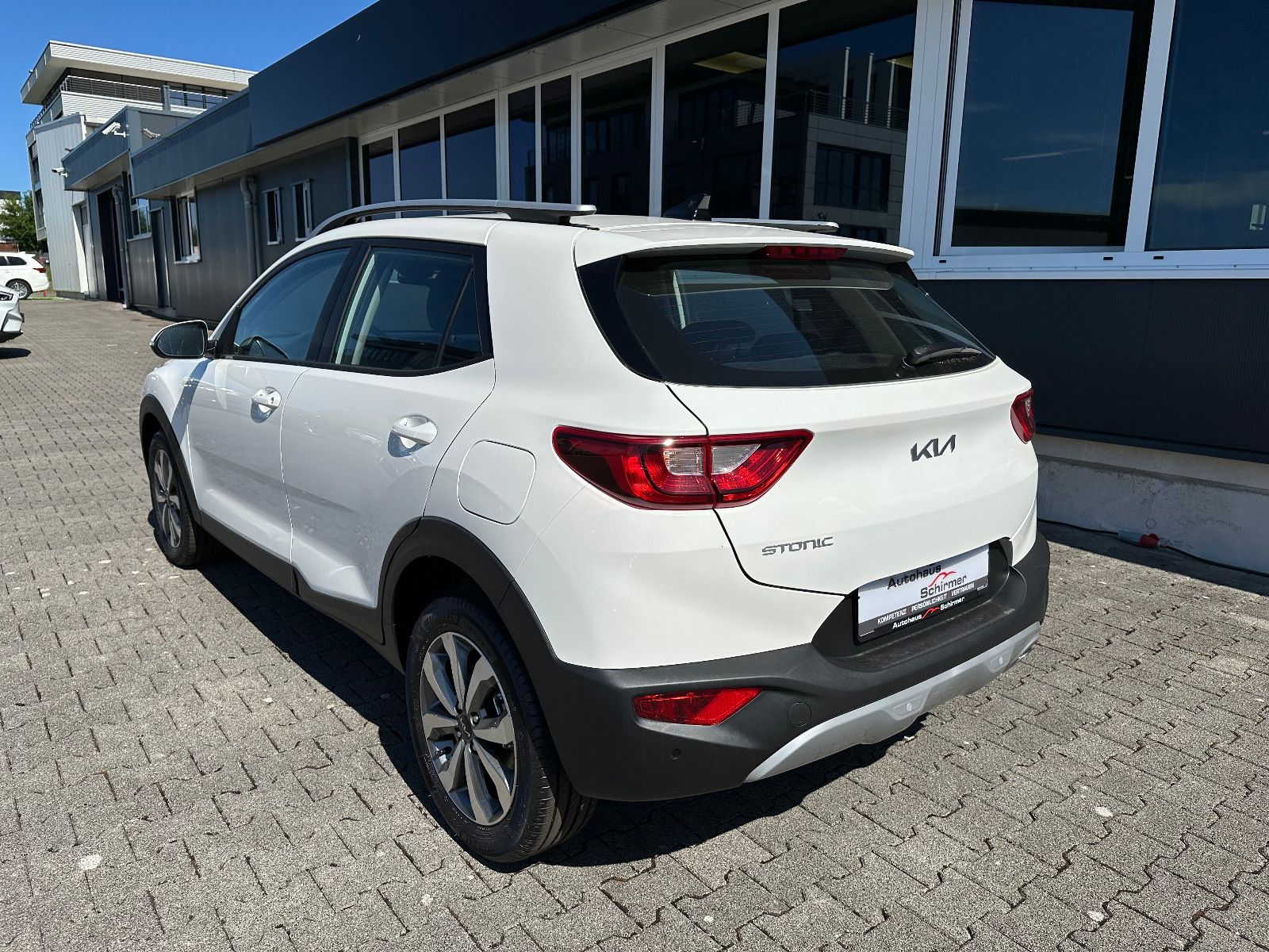 Fahrzeugabbildung Kia Stonic  1.0T 100 PS DCT VISION Navi Sitzhzg.