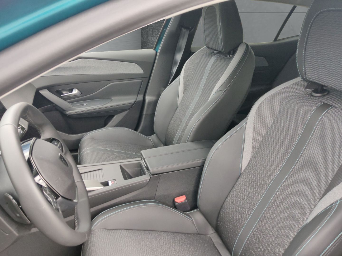 Peugeot 408 - Bild 8