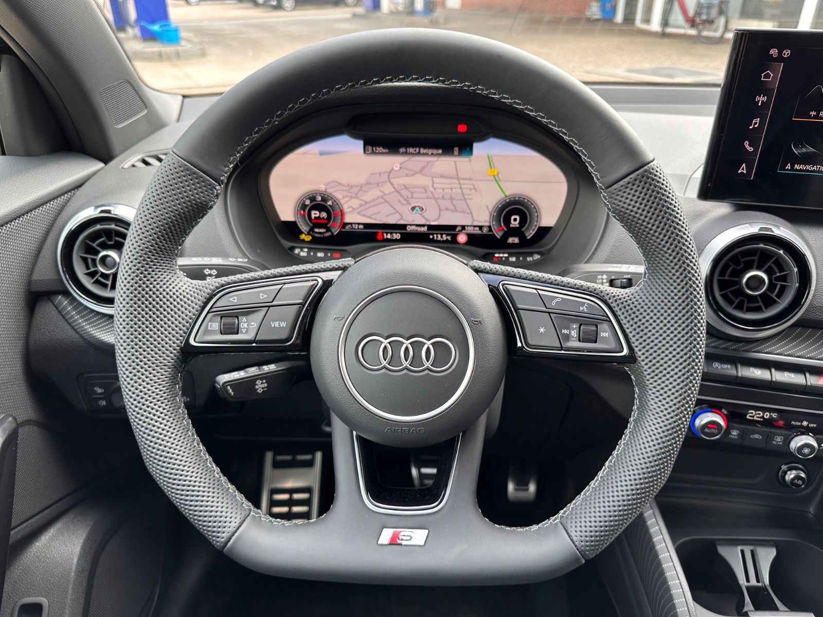 Fahrzeugabbildung Audi Q2 35 TDI S line S Tronic Matrix/Black/APP/Navi