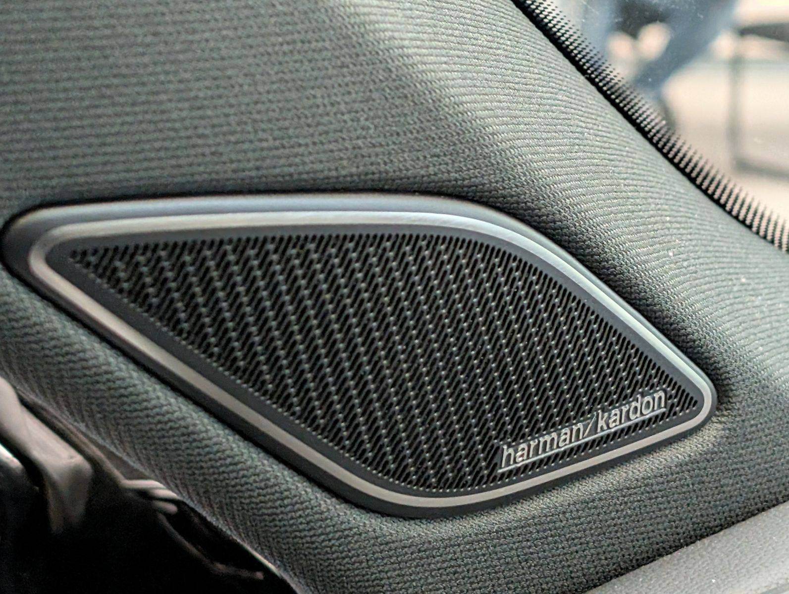 Fahrzeugabbildung Volkswagen Tiguan 2.0TDI R-Line 4M Pano H/K AHK Matrix 20"