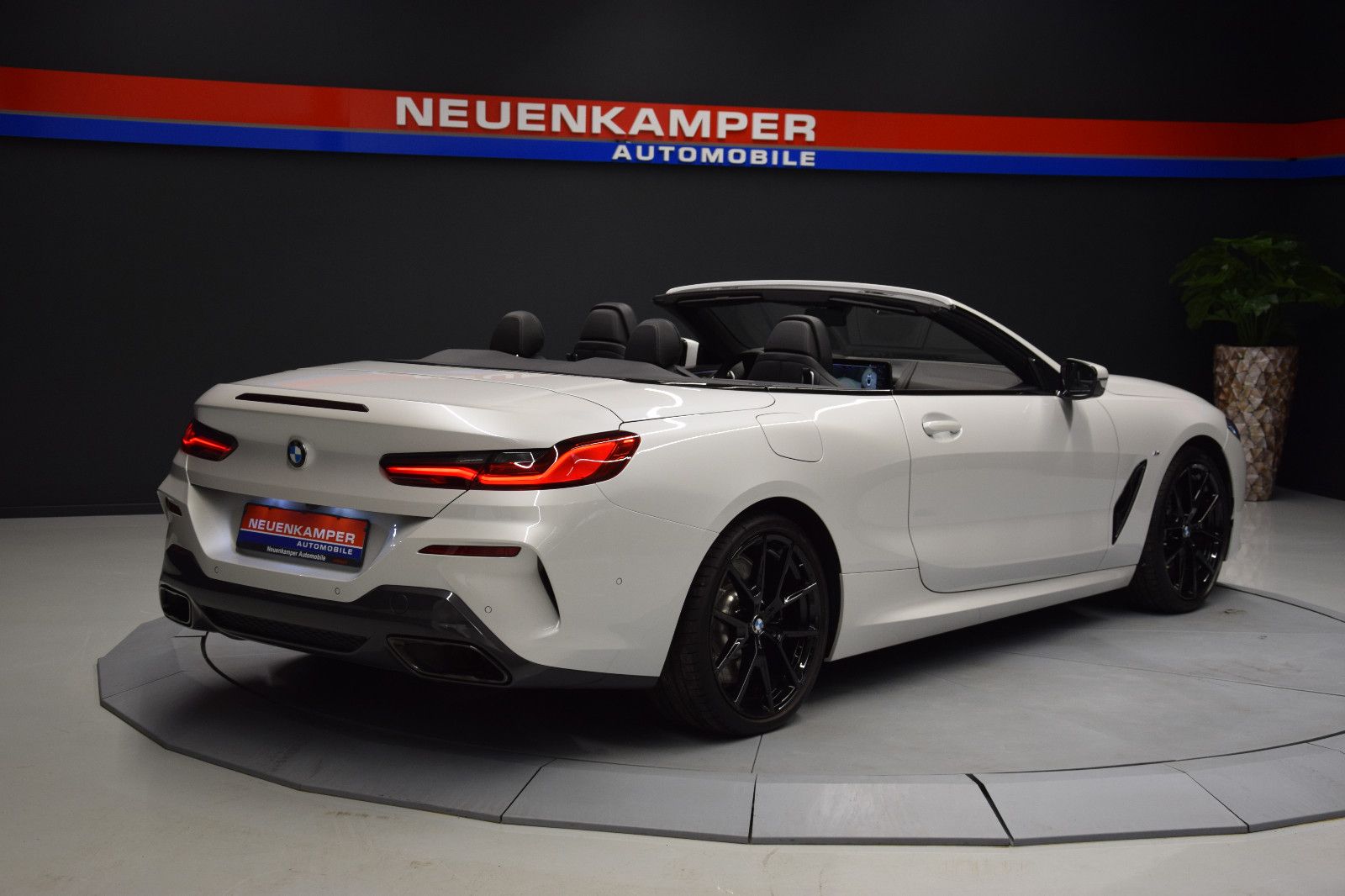 Fahrzeugabbildung BMW 840i M Sport Pro Cabrio HuD Sitzlklima Laser B&W
